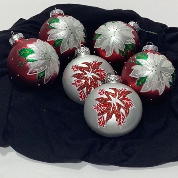 Hand Painted Lot of 6 Christmas Ornaments - Picture 1 of 1